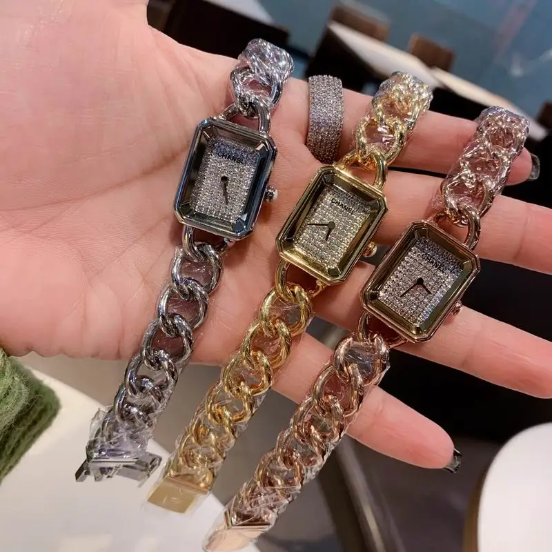 Chanel 21X26mm 052308